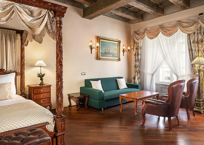 Iron Gate & By Bhg 5*