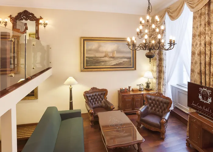Iron Gate & By Bhg براغ