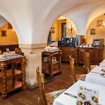 Hotel Iron Gate & By Bhg