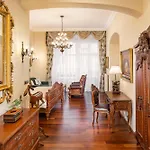 Hotel Iron Gate & By Bhg 5*