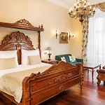 Iron Gate & By Bhg Prag