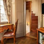 Iron Gate & By Bhg 5*