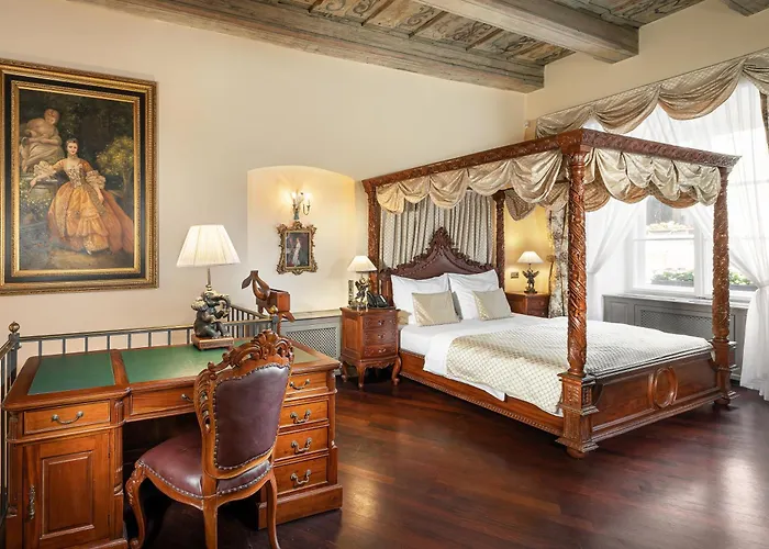 Hotel Iron Gate & By Bhg