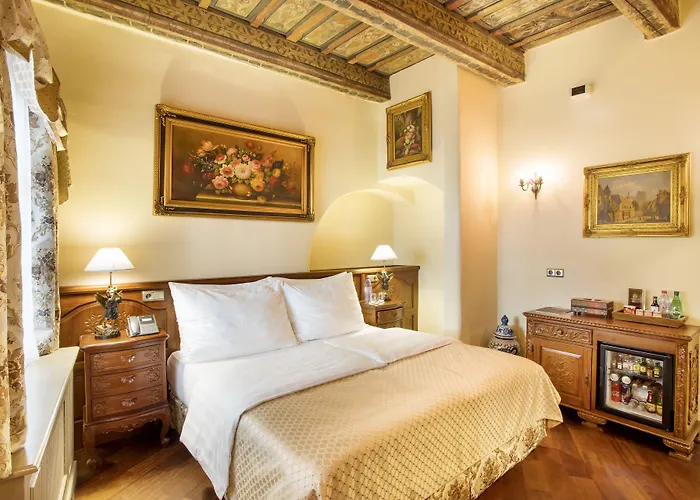 Hotel Iron Gate & By Bhg 5*