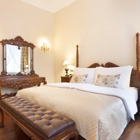 Hotel Iron Gate & By Bhg