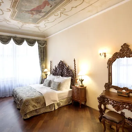 Iron Gate & By Bhg 5*