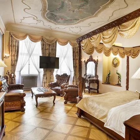 Hotel Iron Gate & By Bhg 5*