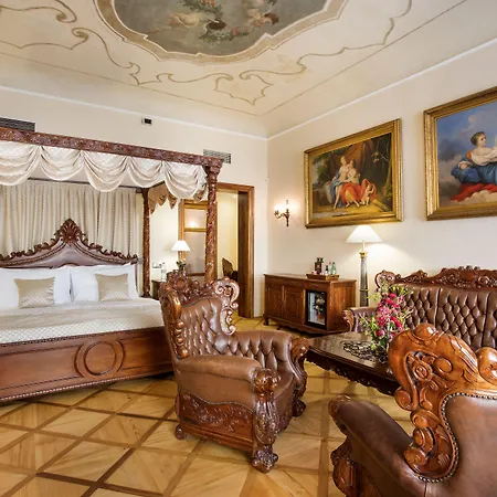 Iron Gate & By Bhg 5* Praag