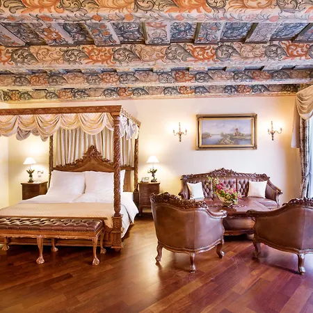 Iron Gate & By Bhg 5*