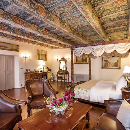 Iron Gate & By Bhg 5*