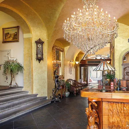 Iron Gate & By Bhg Otel 5*