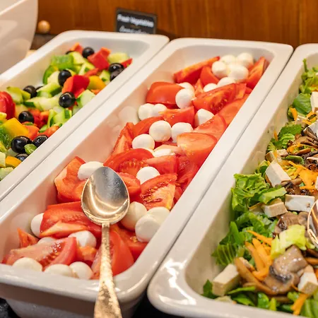 Iron Gate & By Bhg Praag