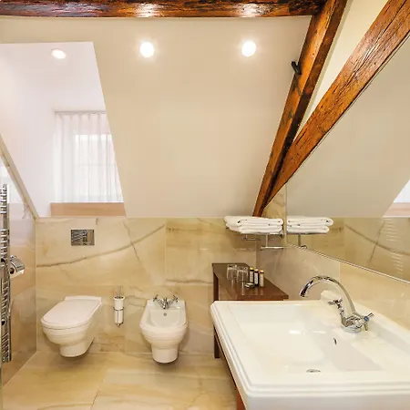 Hotel Iron Gate & By Bhg 5*