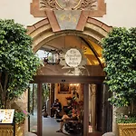 Iron Gate & By Bhg 5*