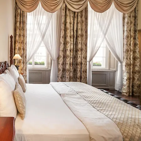 Hotel Iron Gate & By Bhg Praag