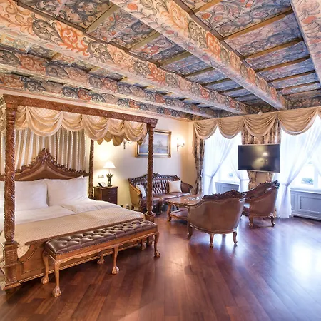 Iron Gate & By Bhg Hotel