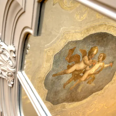 Iron Gate & By Bhg 5*